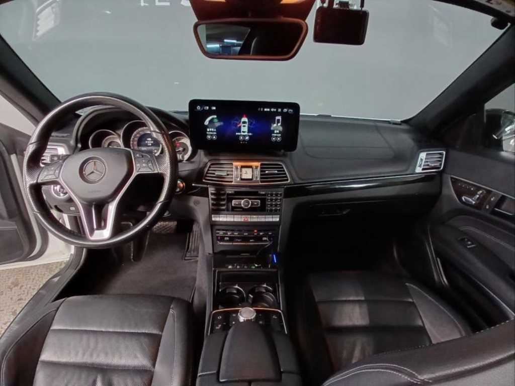 Mercedes Benz E class - Vista 5