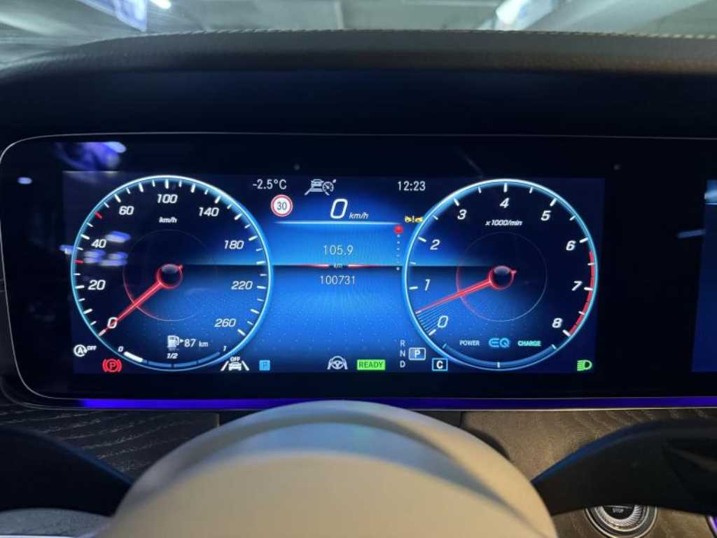 Mercedes Benz CLS Class - Vista 4