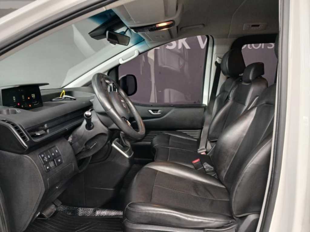 HYUNDAI Staria - Vista 7