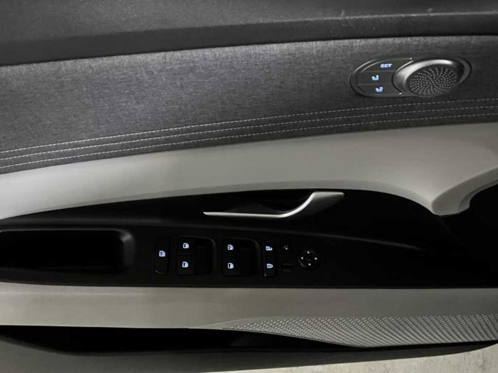 HYUNDAI Avante - Vista 12