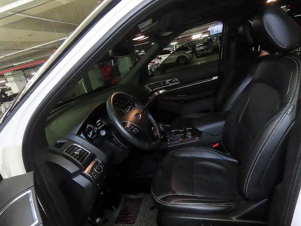 Ford Explorer - Vista 6