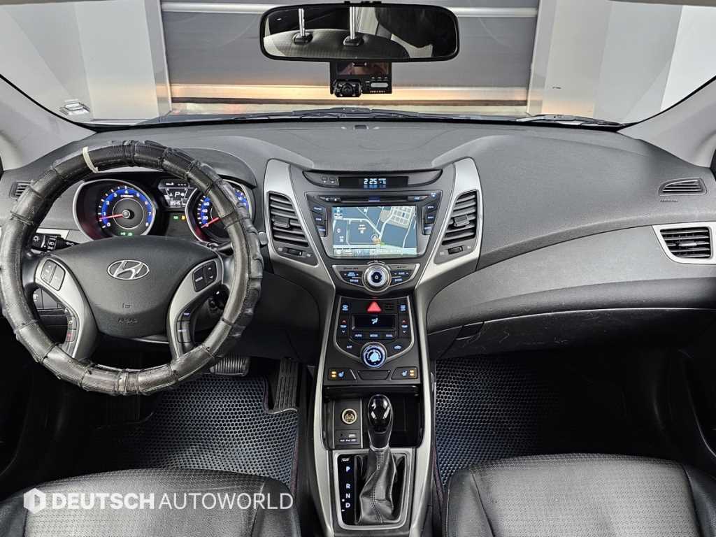 HYUNDAI Avante - Vista 7