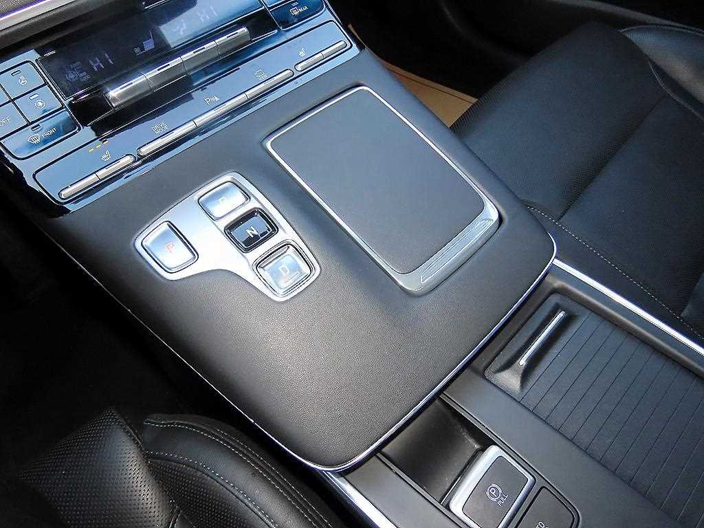 HYUNDAI Grandeur - Vista 10