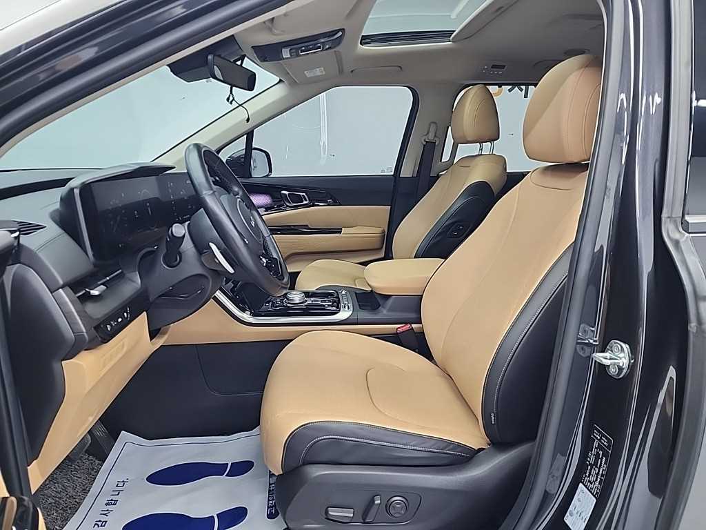 KIA Carnival - Vista 11
