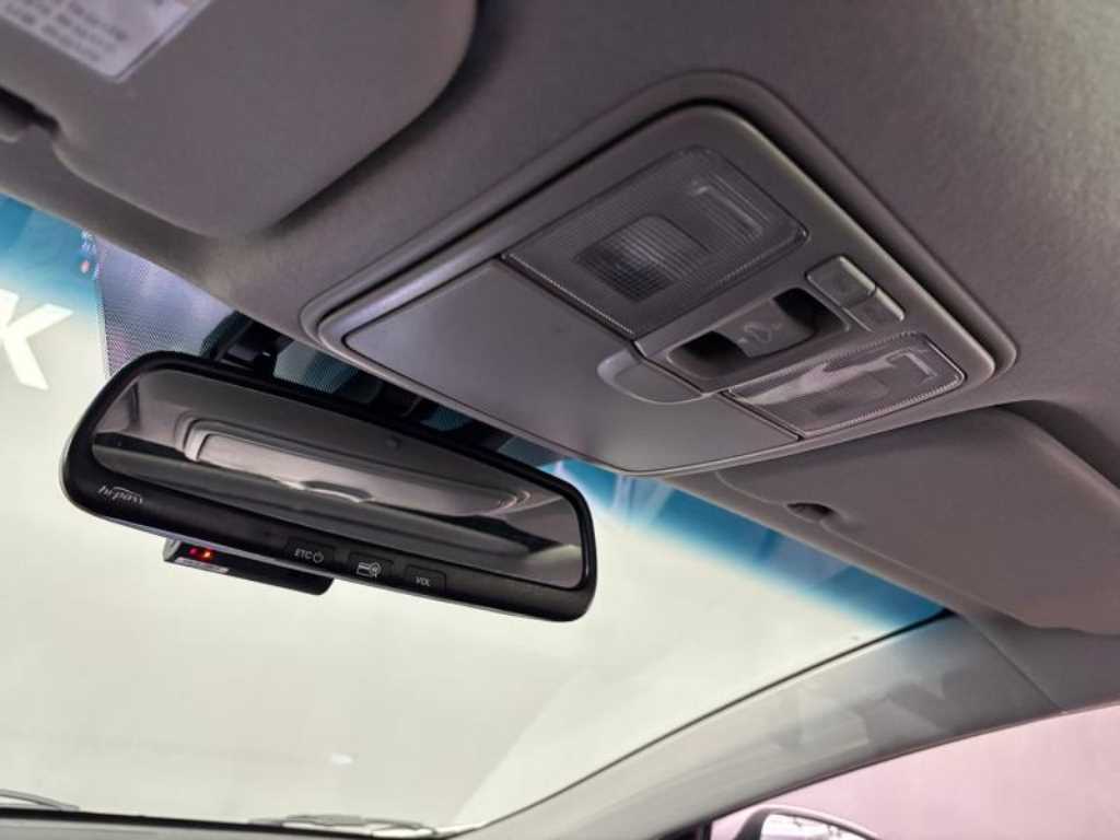 HYUNDAI Avante - Vista 12