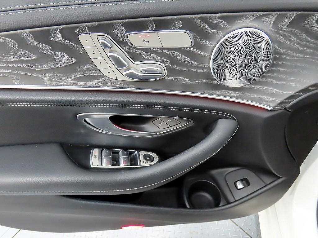 Mercedes Benz E class - Vista 11