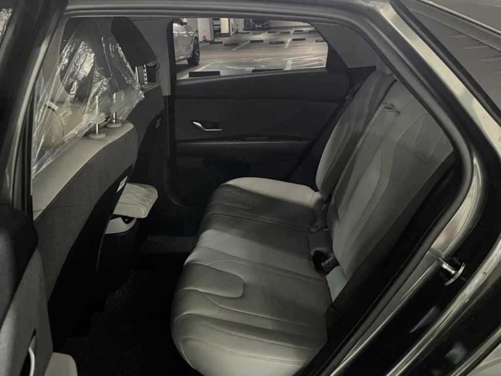 HYUNDAI Avante - Vista 6