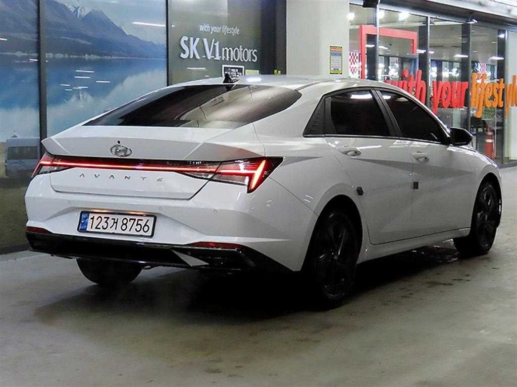 HYUNDAI Avante - Vista 4