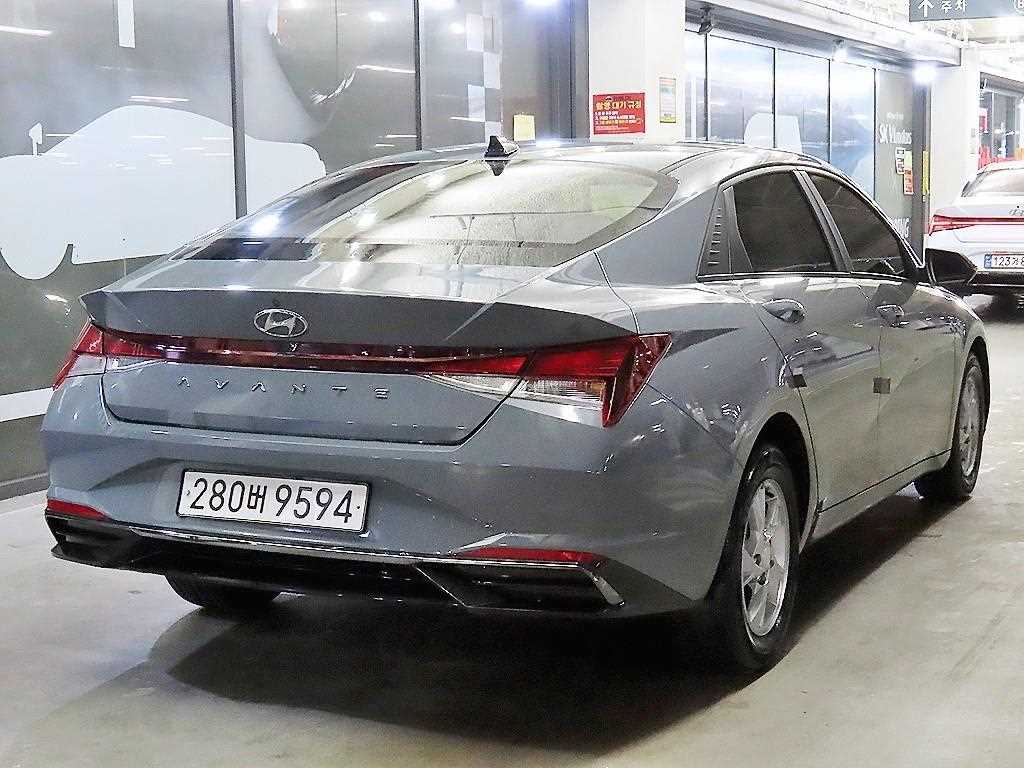 HYUNDAI Avante - Vista 4