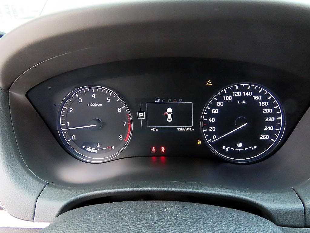 HYUNDAI Genesis - Vista 9