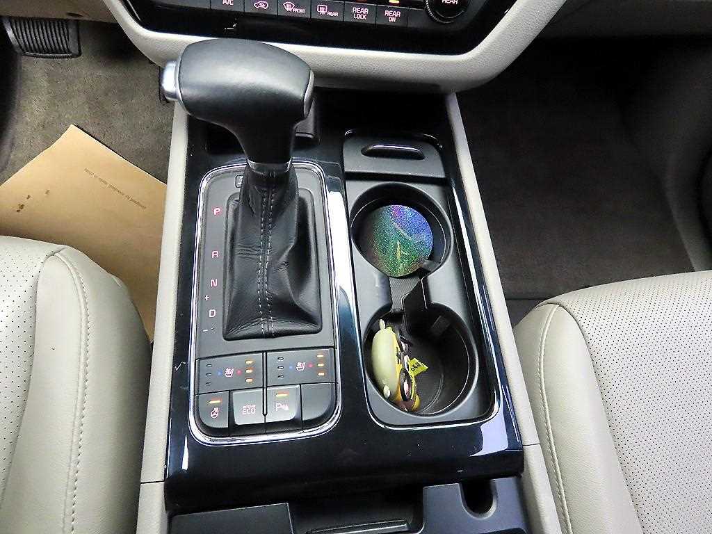 KIA Carnival - Vista 10