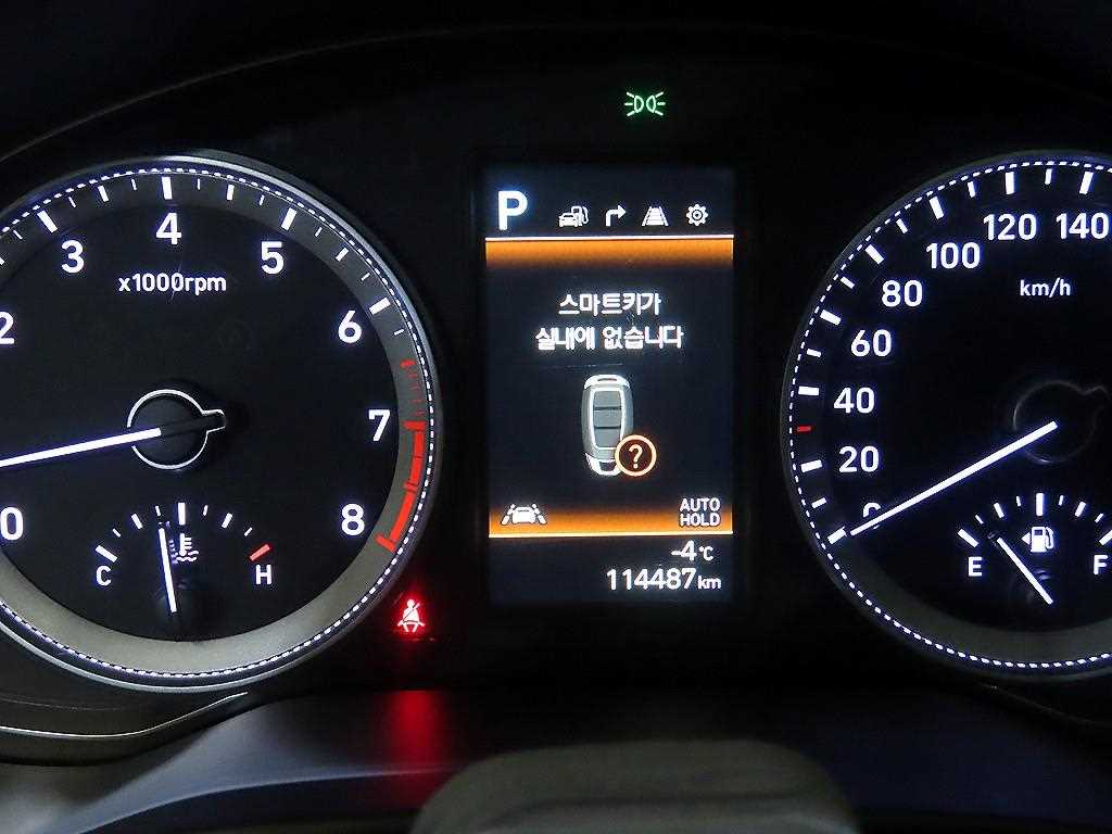 HYUNDAI Grandeur - Vista 9