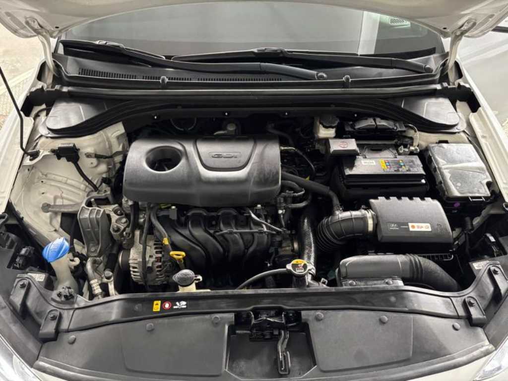 HYUNDAI Avante 2018 Blanco - Importación desde Corea - HF Imports Iquique - Foto 19