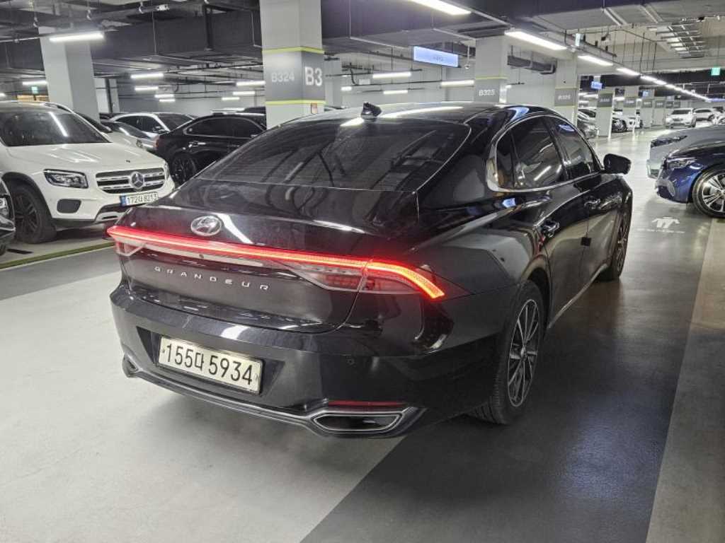 HYUNDAI Grandeur - Vista 4