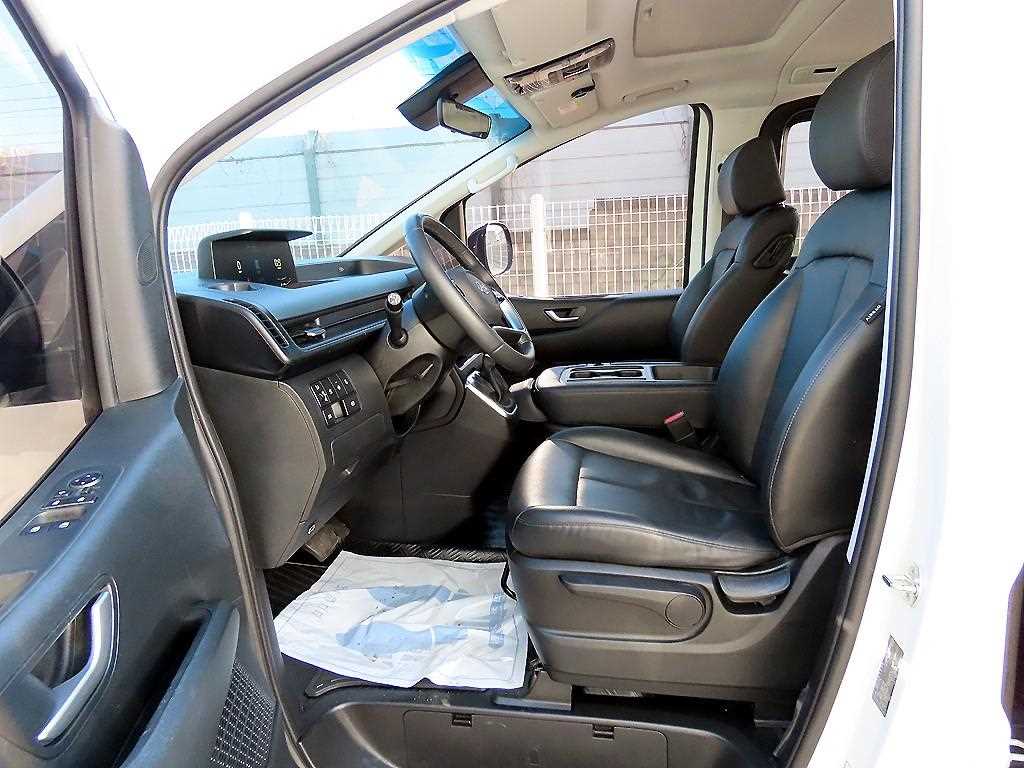 HYUNDAI Staria - Vista 5