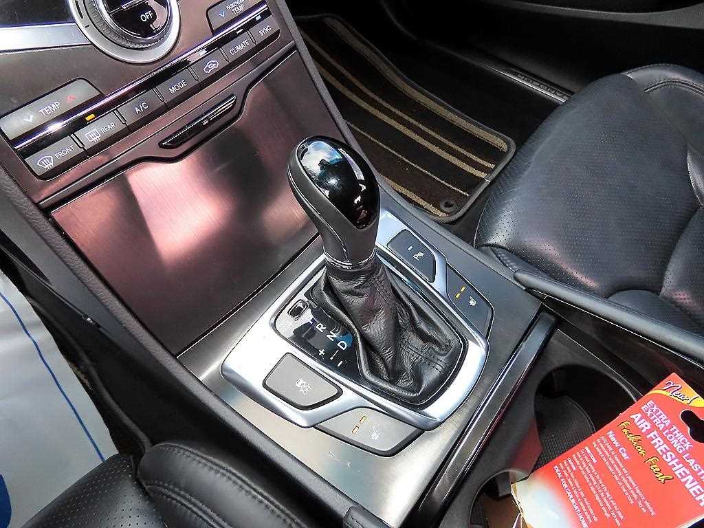 HYUNDAI Grandeur - Vista 10