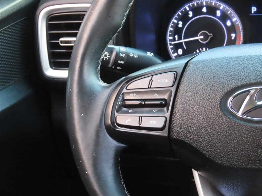 HYUNDAI Venue - Vista 12