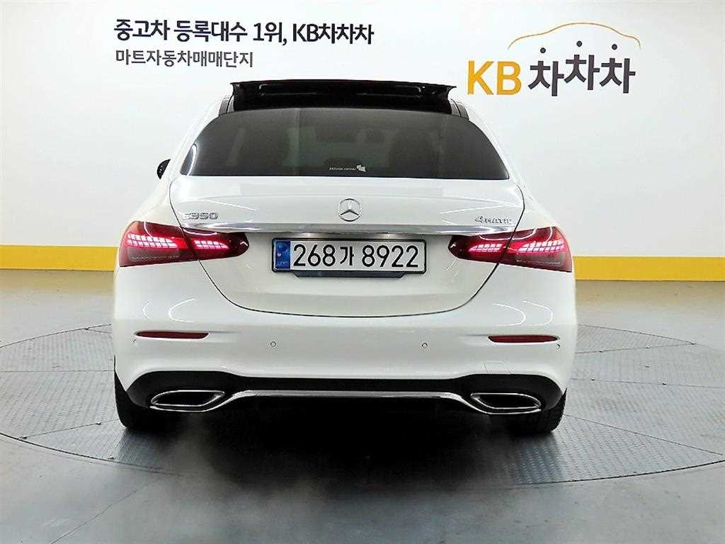 Mercedes Benz E class - Vista 3