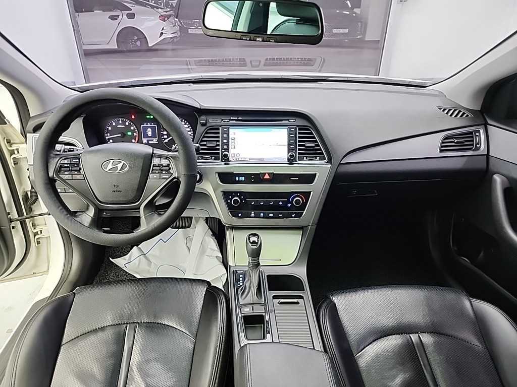 HYUNDAI Sonata - Vista 7