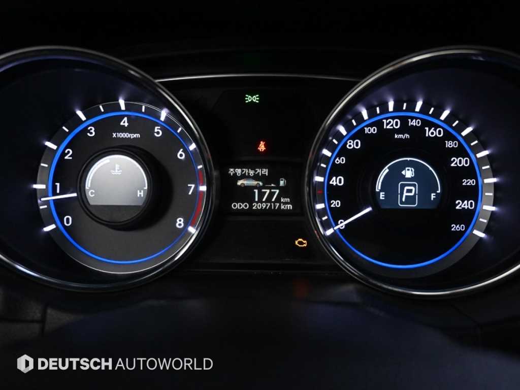 HYUNDAI Sonata - Vista 8