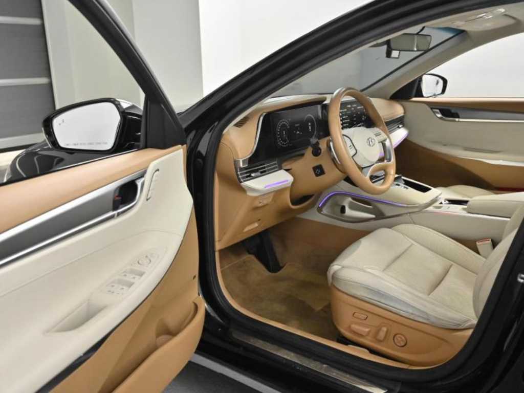 HYUNDAI Grandeur - Vista 11