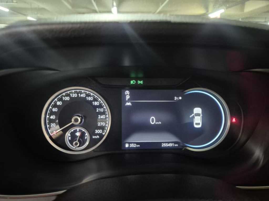 Genesis G70 - Vista 9