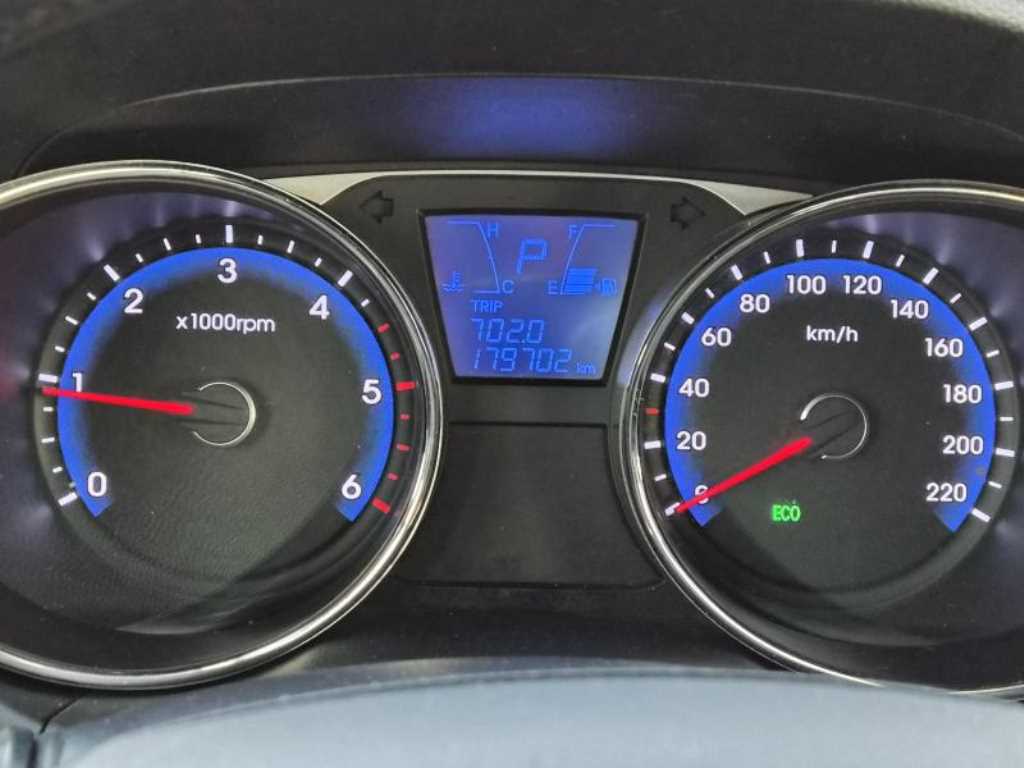 HYUNDAI Tucson - Vista 7