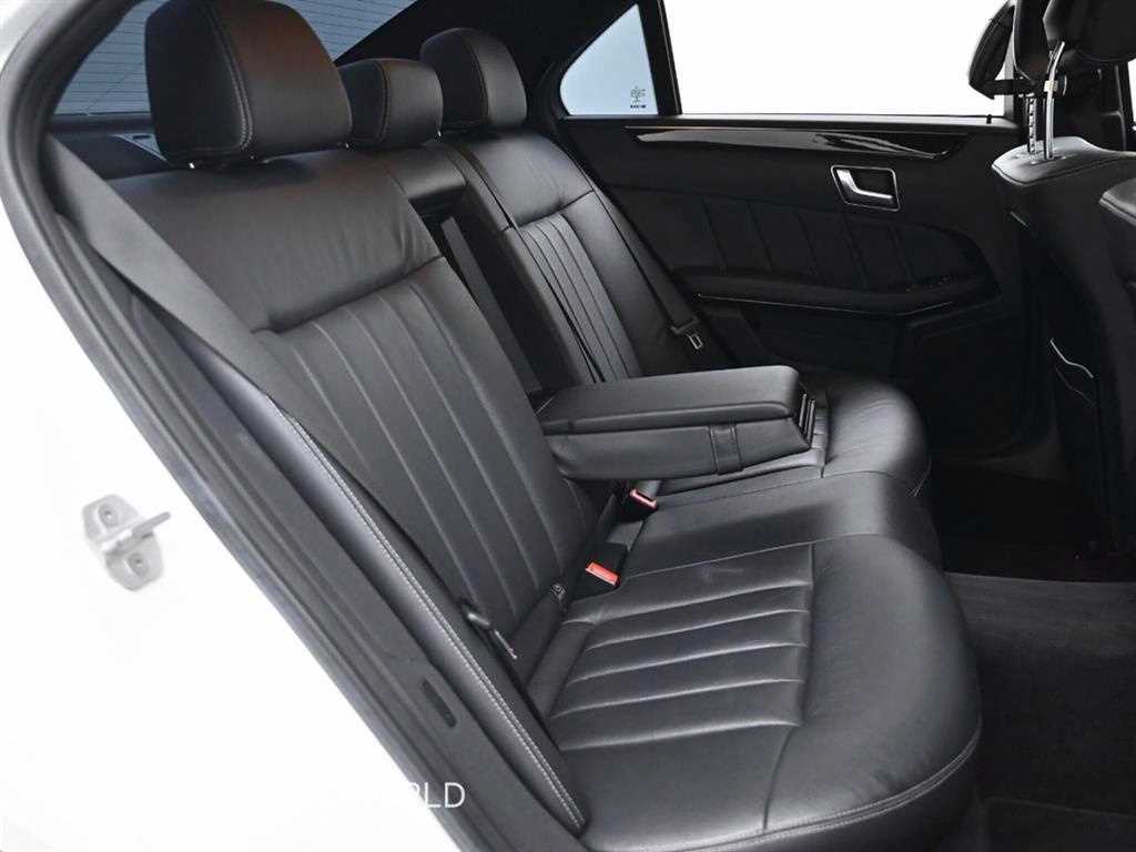 Mercedes Benz E class - Vista 12