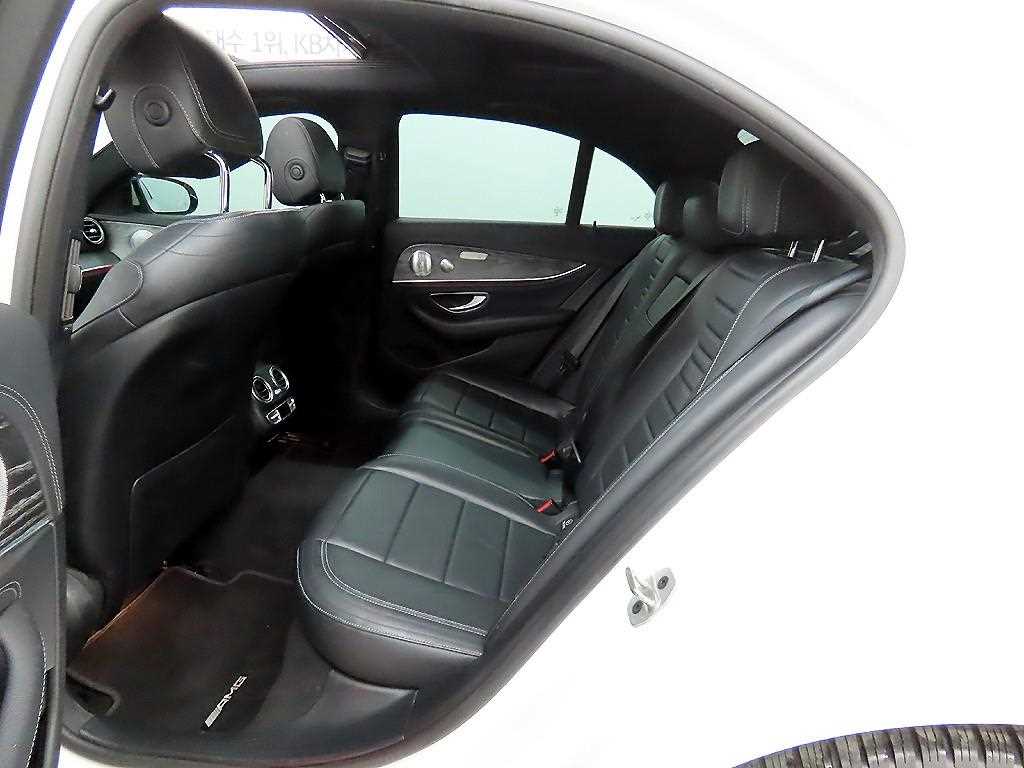 Mercedes Benz E class - Vista 6