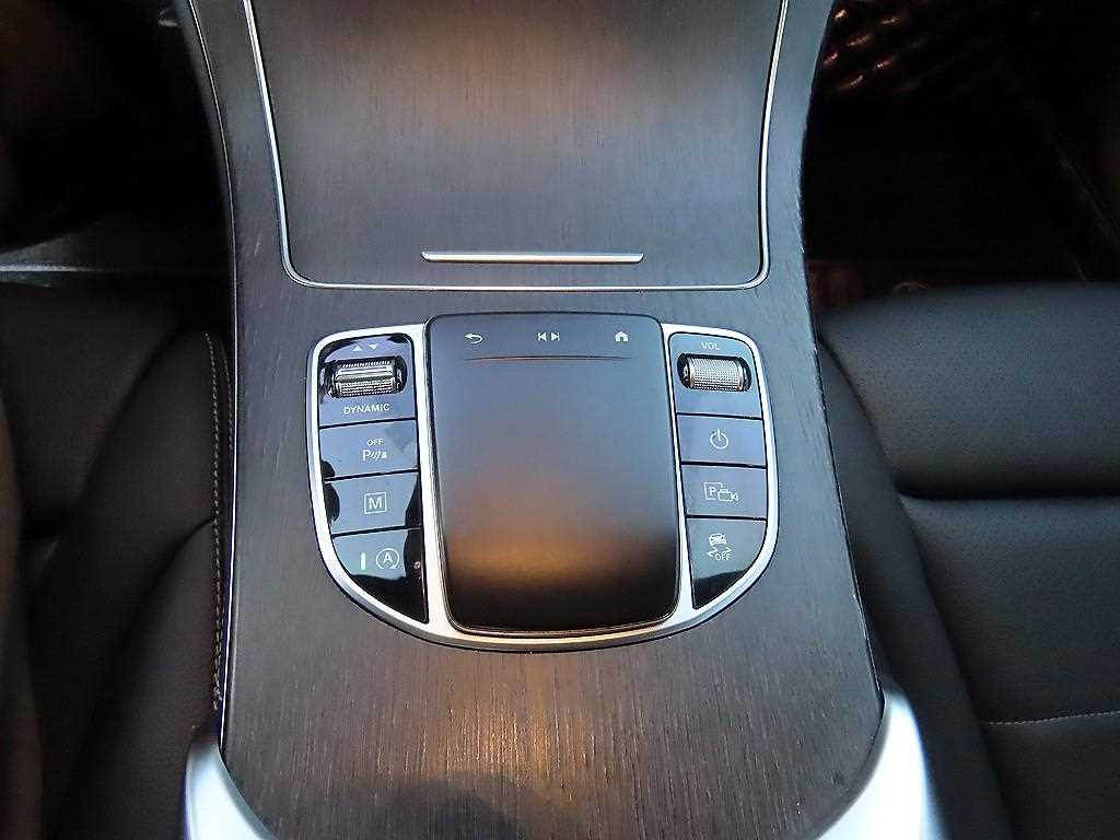 Mercedes Benz GLC Class - Vista 12