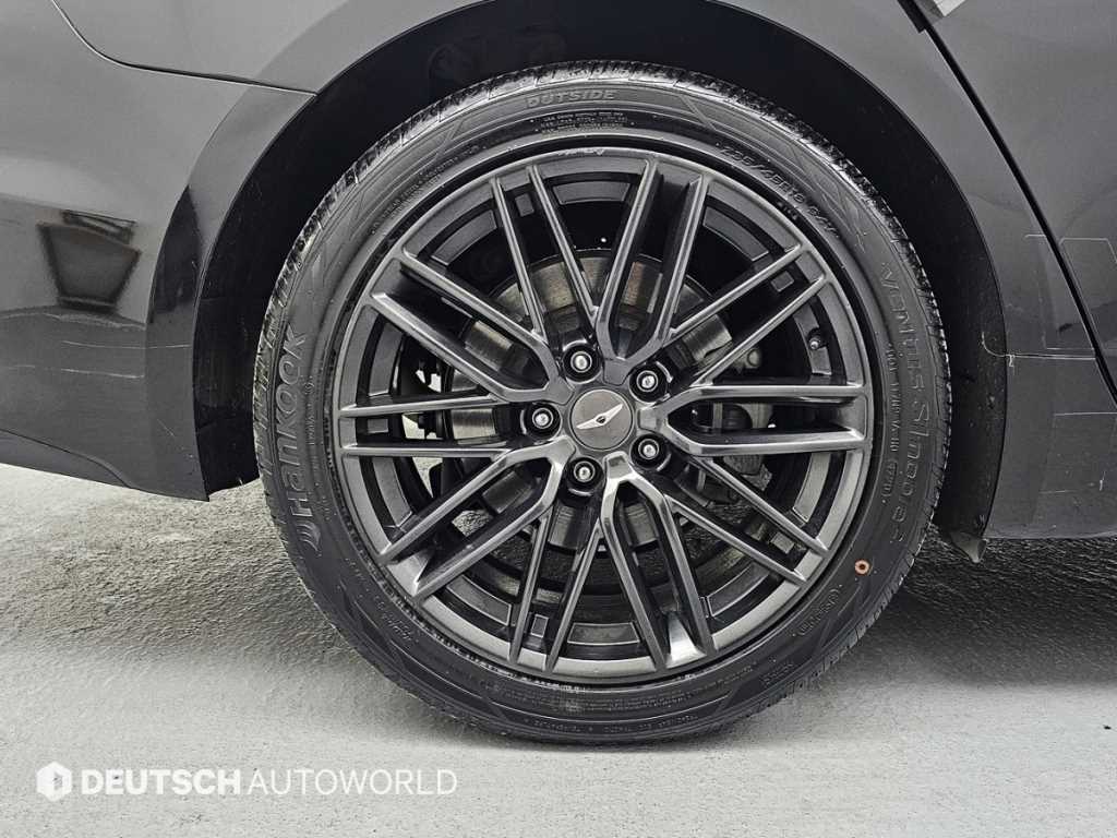 Genesis G70 - Vista 5