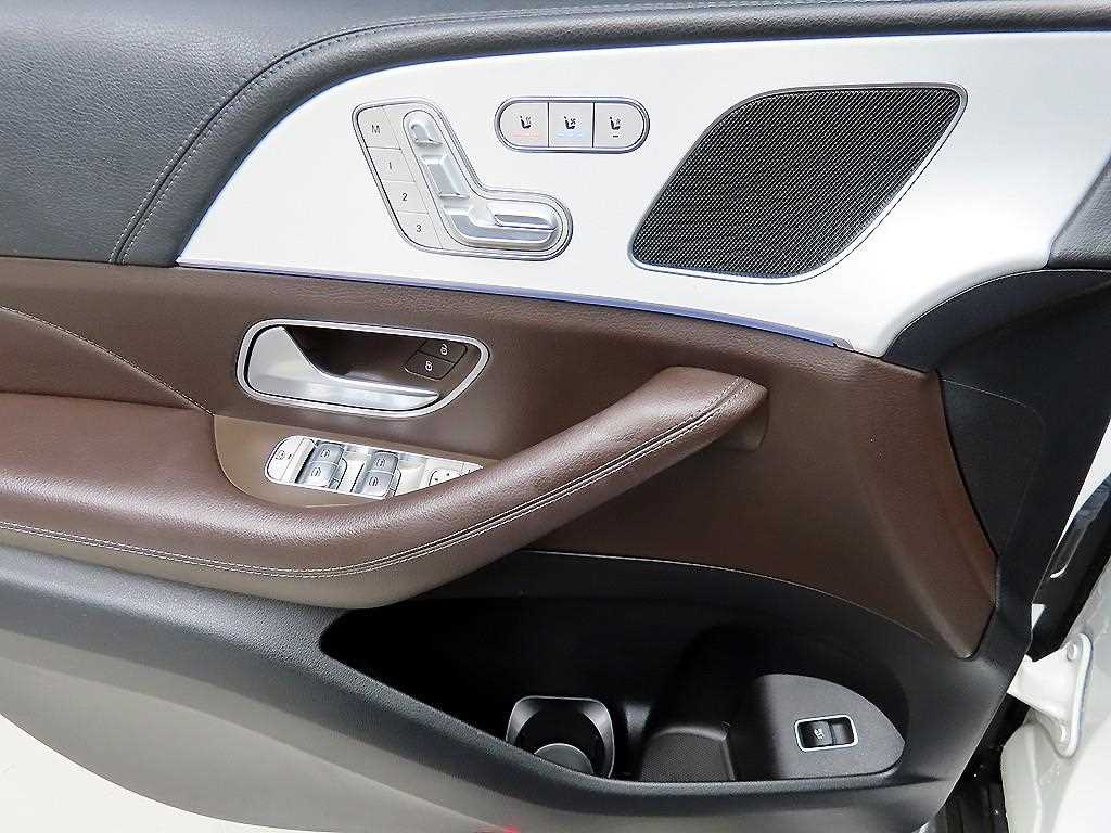 Mercedes Benz GLE Class - Vista 11