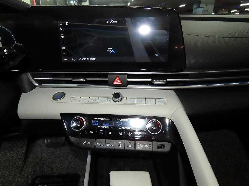 HYUNDAI Avante - Vista 11