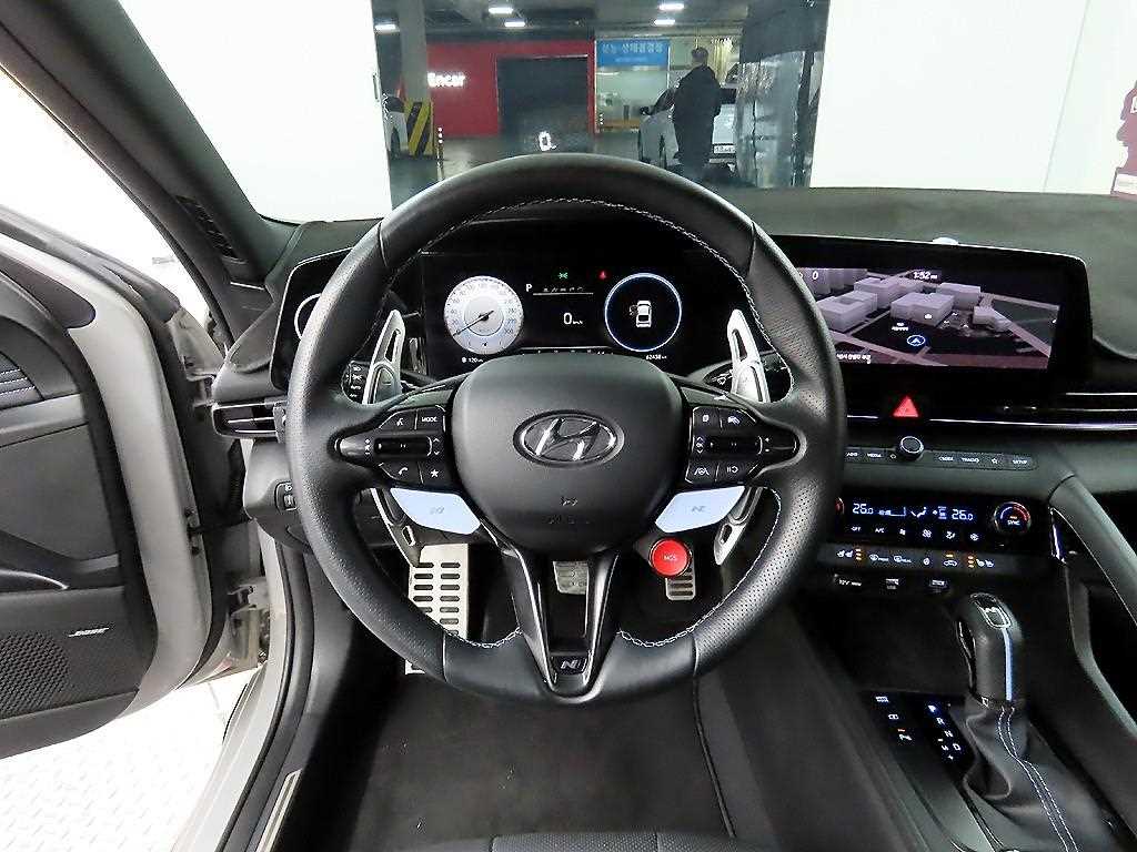 HYUNDAI Avante - Vista 9