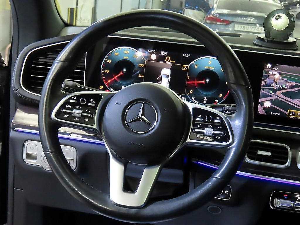 Mercedes Benz GLE Class - Vista 8