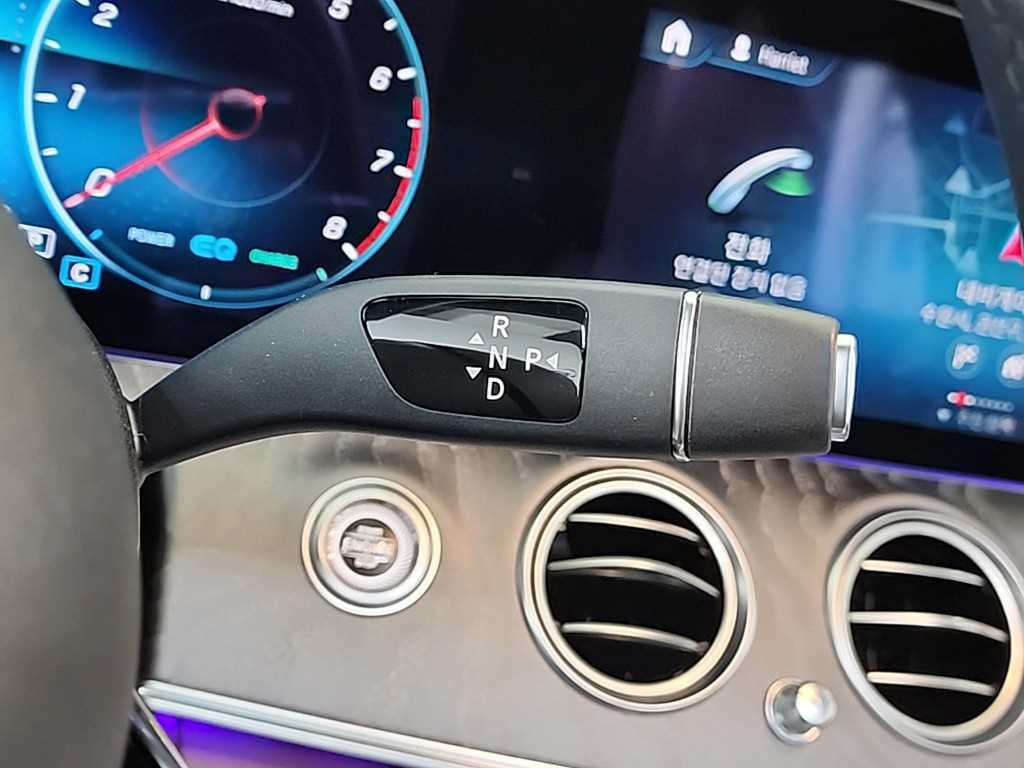 Mercedes Benz E class - Vista 7