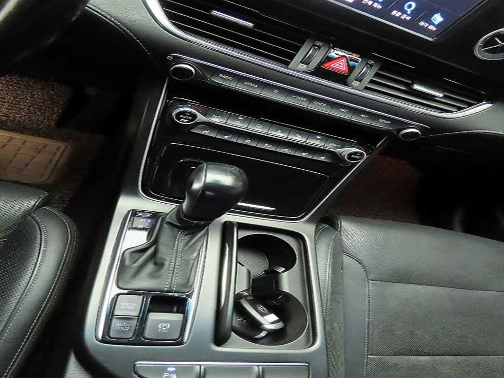 HYUNDAI Grandeur - Vista 10