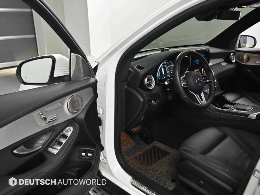 Mercedes Benz GLC Class - Vista 11