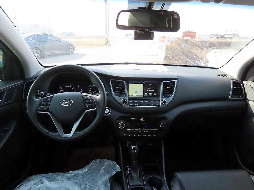 HYUNDAI Tucson - Vista 9