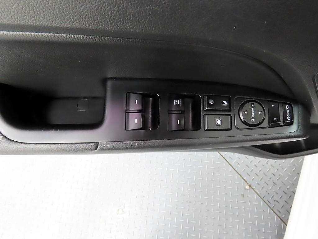 HYUNDAI Avante - Vista 11