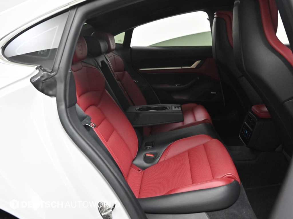 Porsche Taycan - Vista 12