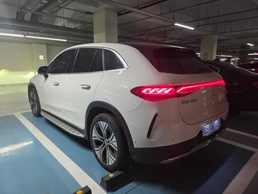 Mercedes Benz EQE - Vista 3