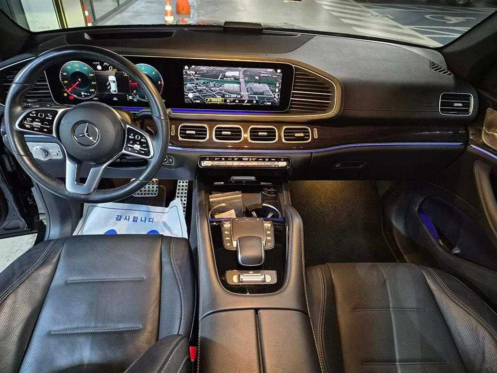 Mercedes Benz GLE Class - Vista 8