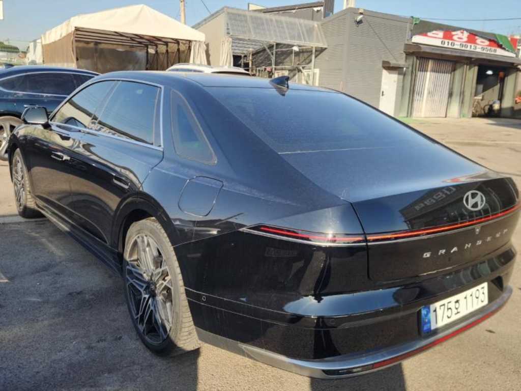 HYUNDAI Grandeur - Vista 3