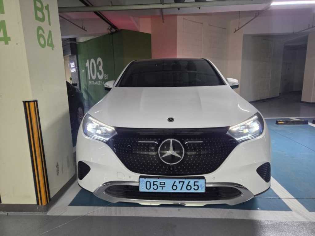 Mercedes Benz EQE - Vista 2