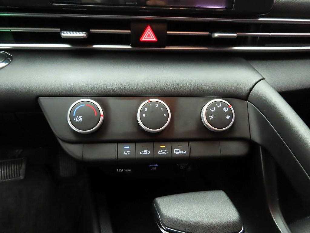 HYUNDAI Avante - Vista 9