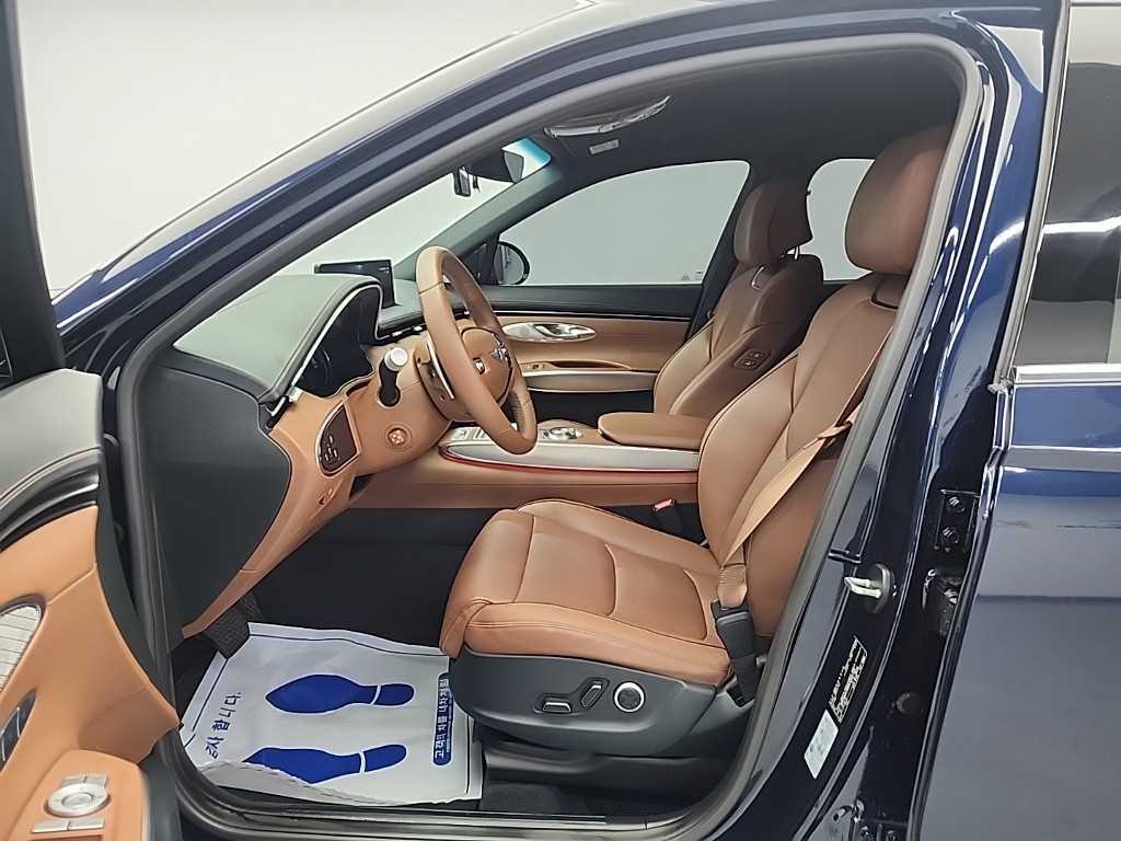 Genesis GV70 - Vista 11