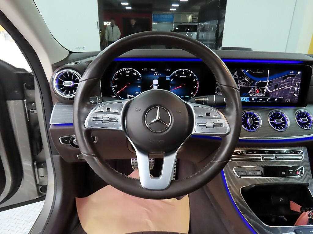 Mercedes Benz CLS Class - Vista 9