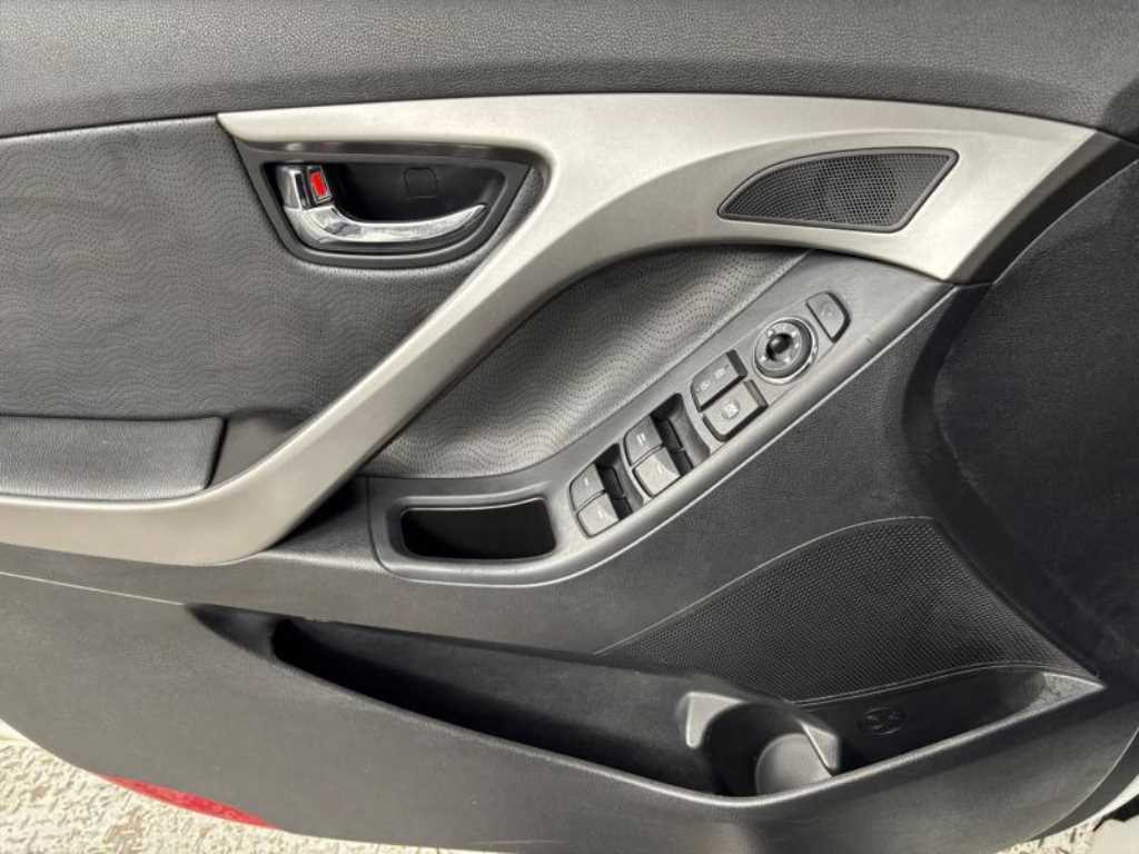 HYUNDAI Avante 2011 Blanco - Importación desde Corea - HF Imports Iquique - Foto 15