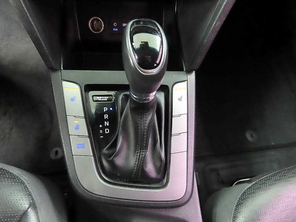 HYUNDAI Avante - Vista 10